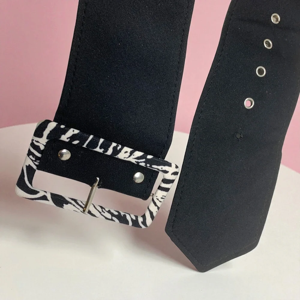 Vintage 1980's Wide Waist Cinch Black Textile Belt Zebra Print Buckle 3